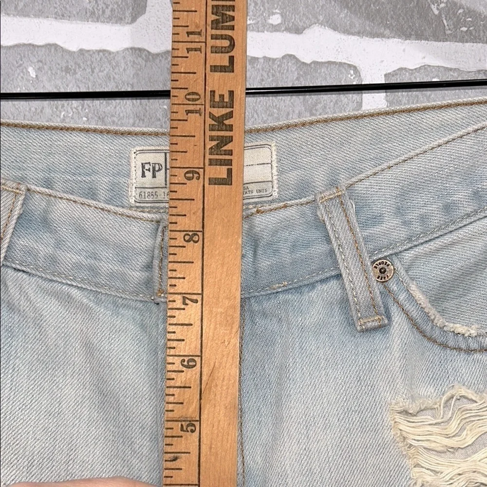 Free People Distressed Bermuda Jean Shorts Light Wash Shredded Raw Hem Size 25